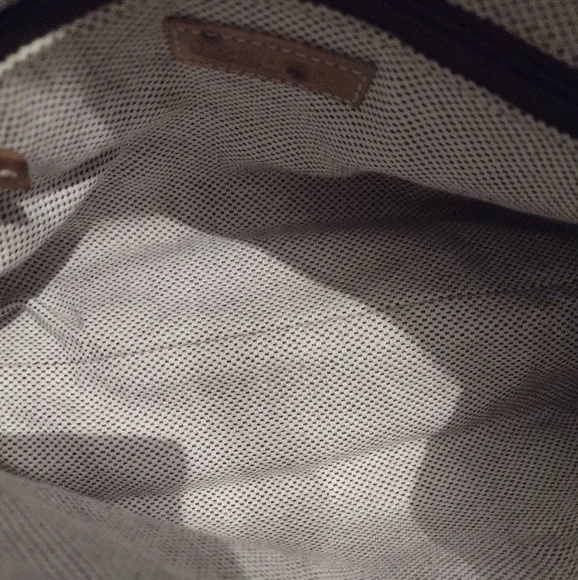 Dooney & Bourke - Picture 3 of 4